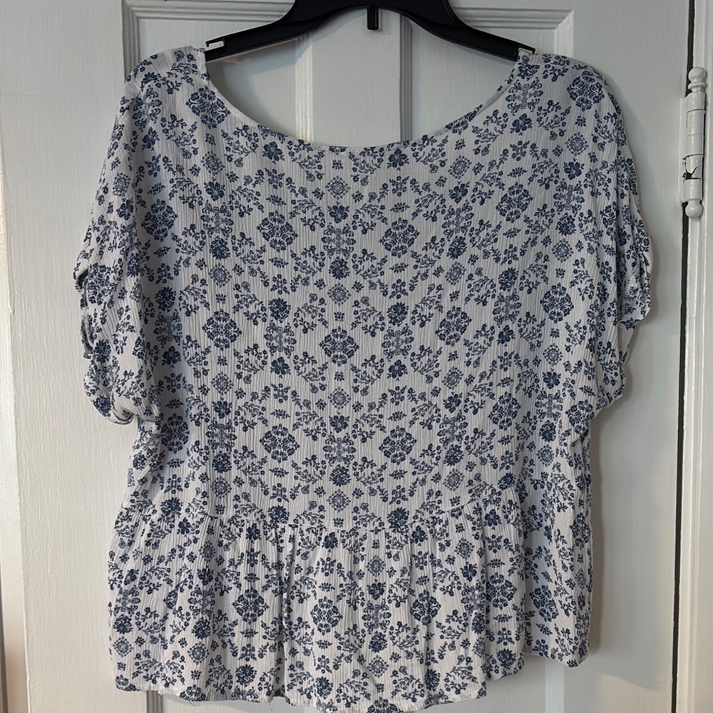 Hippie Rose Blue and White Floral Blouse - Picture 2 of 2